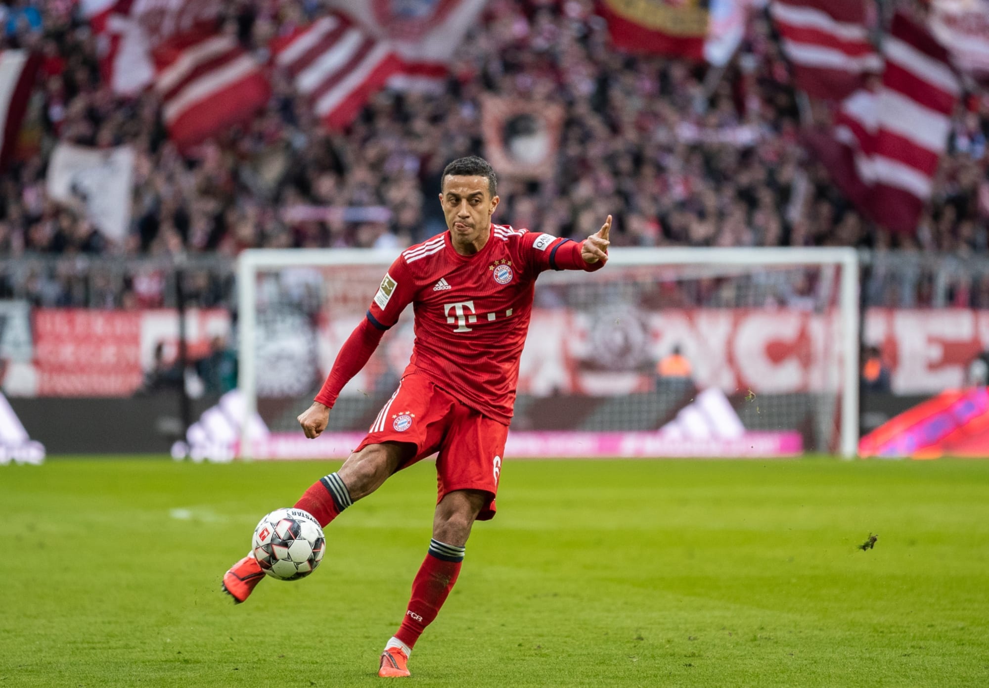 thiago chan thuong anh 1