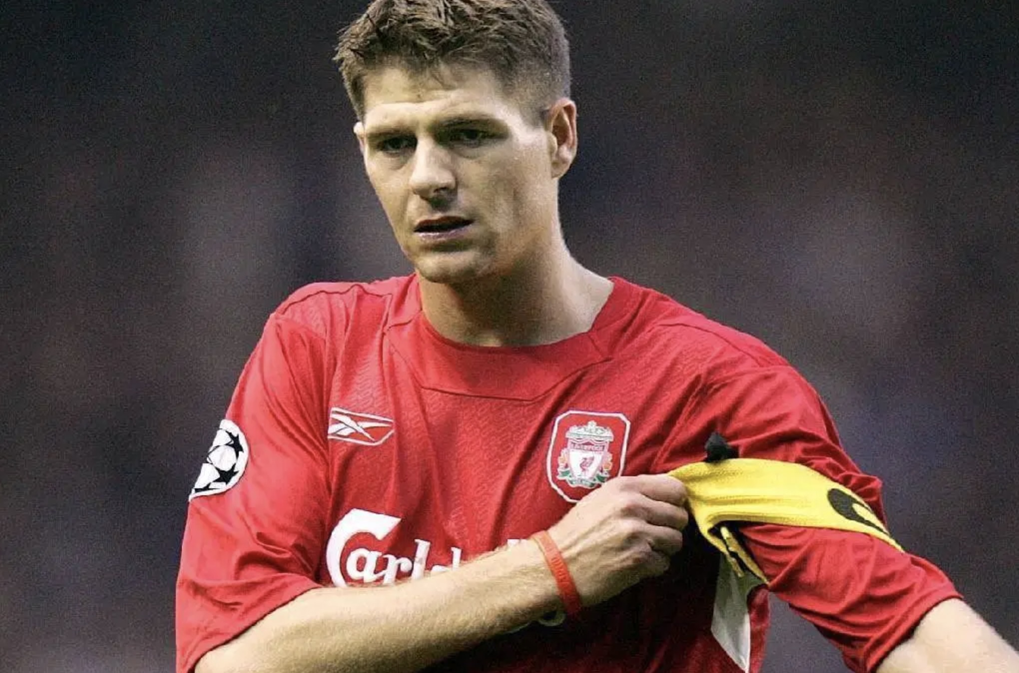 Gerrard va mua he song gio truoc loi moi goi tu Chelsea hinh anh