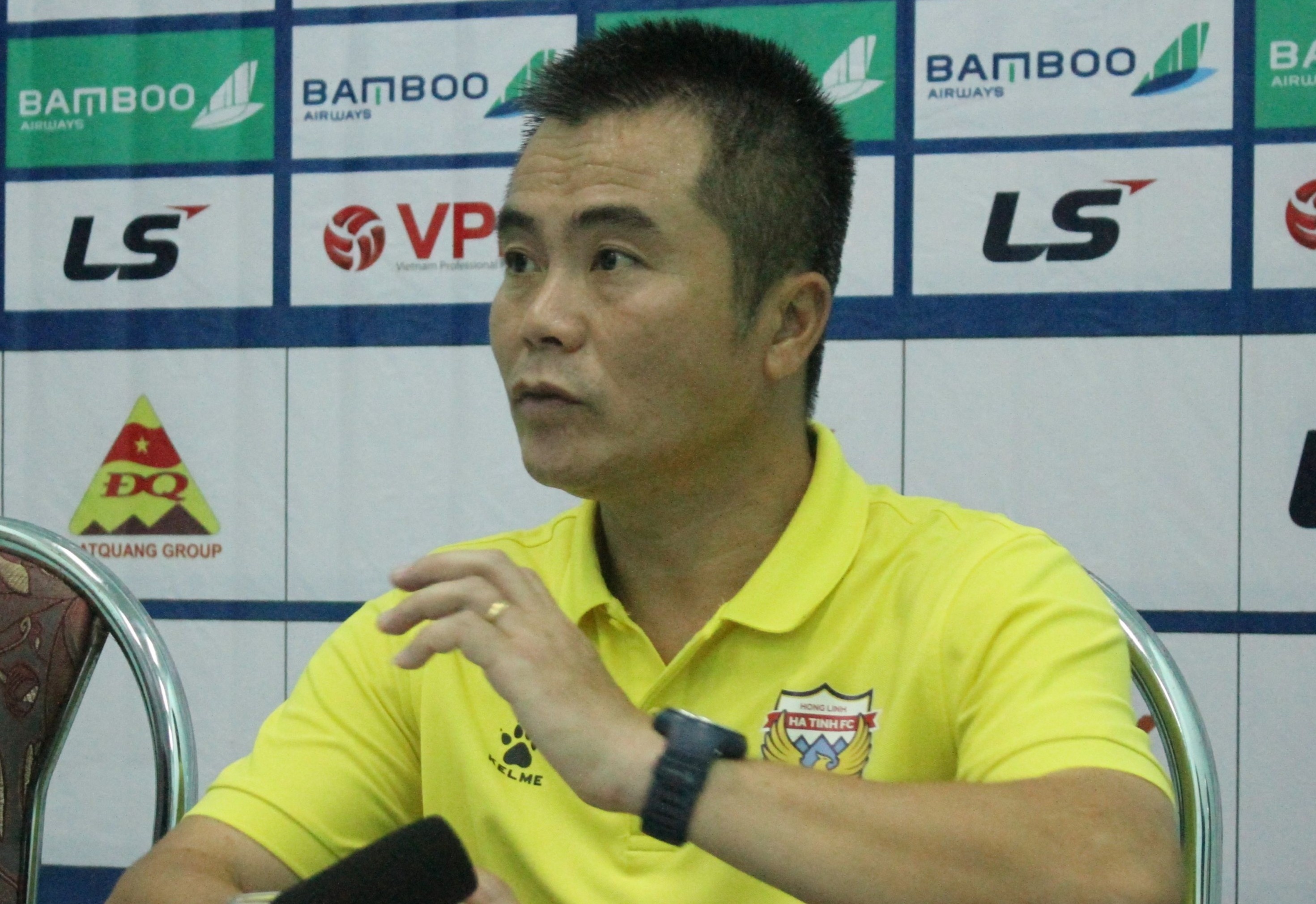 HLV CLB Ha Tinh danh gia Quang Nam la 'doi bong mot nguoi' hinh anh