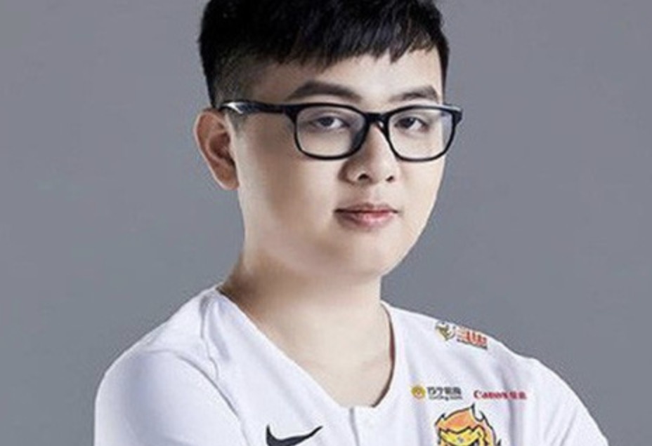 'Than rung Viet Nam' ha dong doi cu ngay tran mo man LPL hinh anh