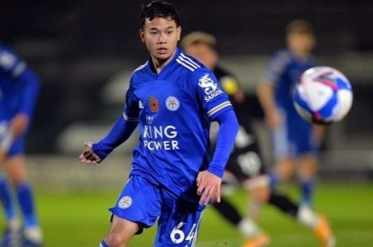 Tuyen Thai trieu tap cau thu dang khoac ao Leicester City hinh anh