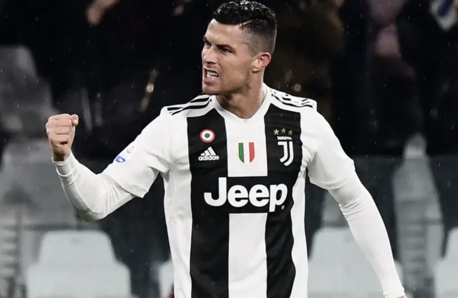 Ronaldo huong toi danh hieu thu hai voi Juventus hinh anh