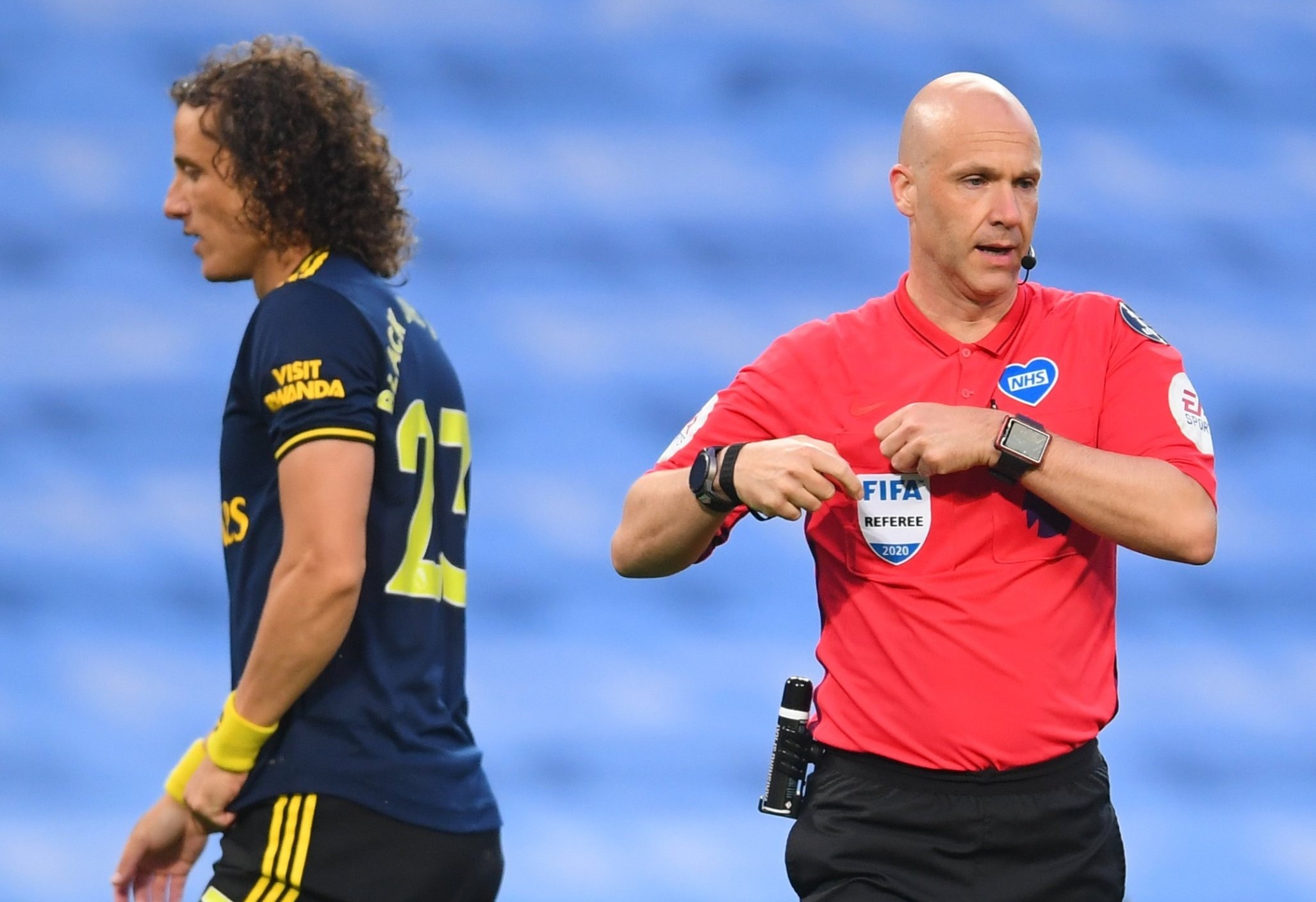 luiz gia han voi arsenal anh 1