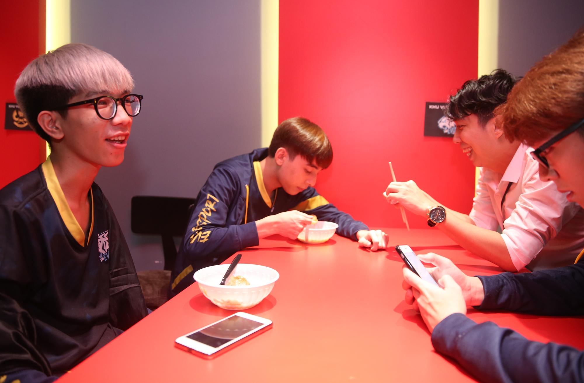 mot ngay cua evos anh 10