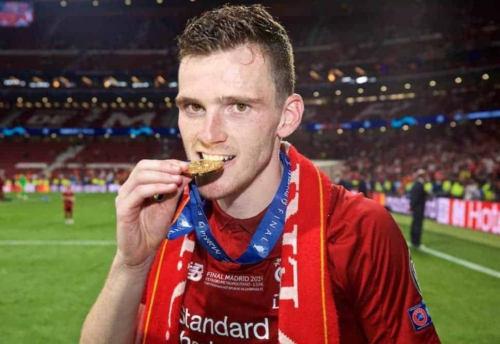 Robertson - tu chang trai that nghiep den nha vo dich Premier League hinh anh