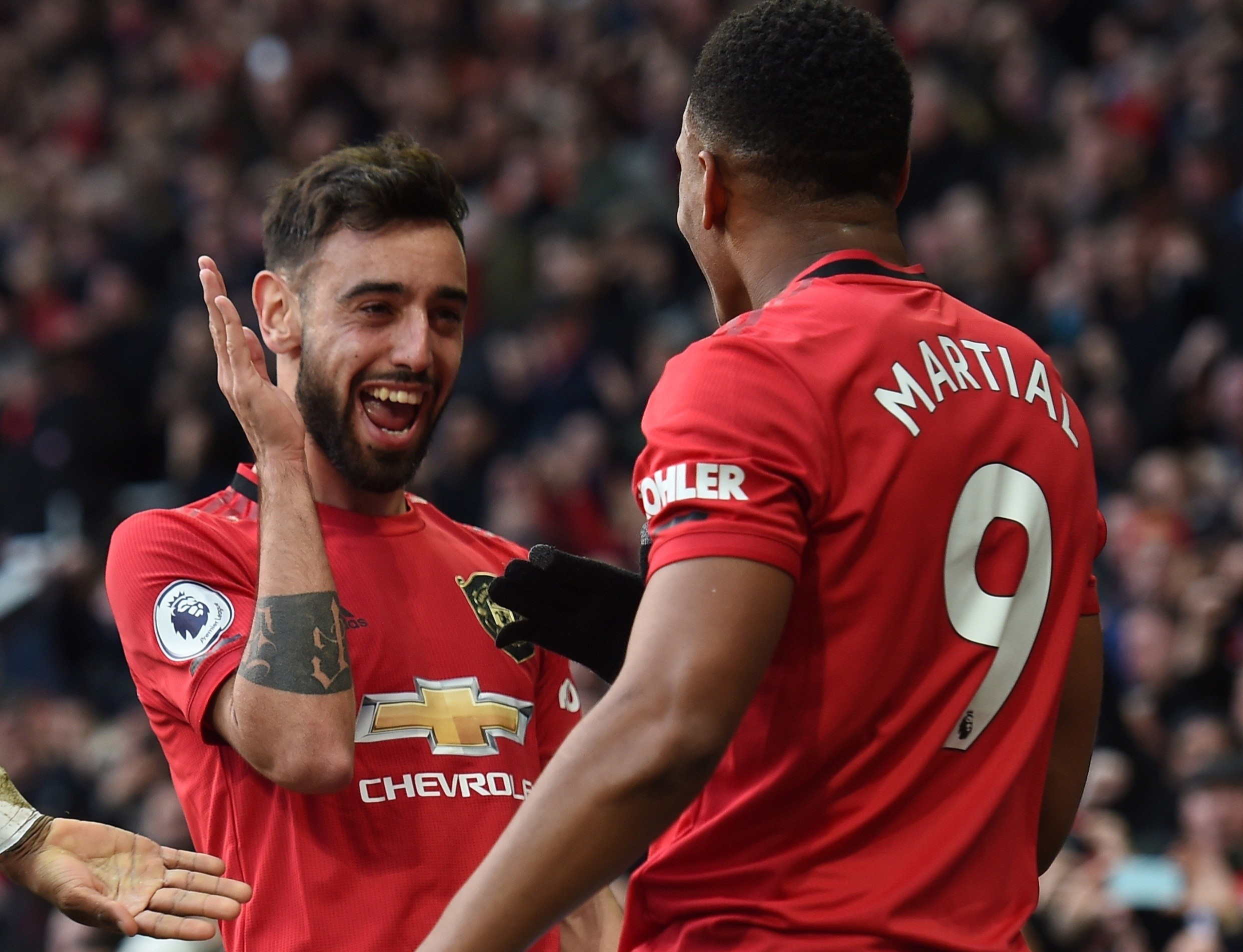 Man United co co hoi so huu hang loat giai ca nhan thang 6 hinh anh