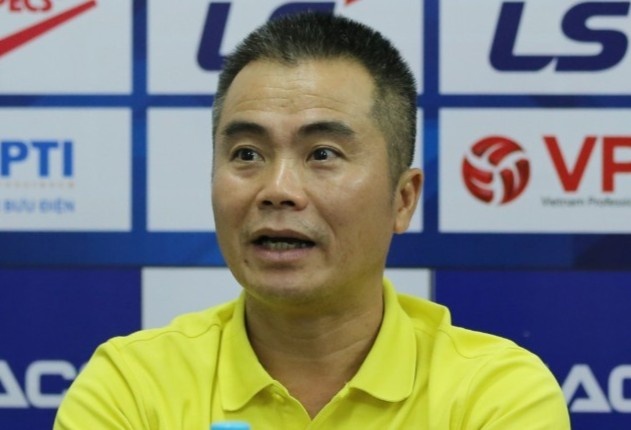 HLV Ha Tinh khen hoc tro lan luot chu nha HAGL hinh anh