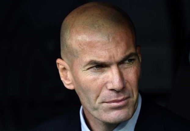 Zidane khien sao tre Real mat co hoi tro ve Bernabeu hinh anh