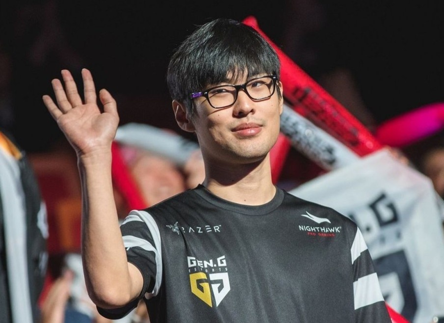 Ambition - nguoi vo dich LMHT the gioi nho doi vai tro thi dau hinh anh