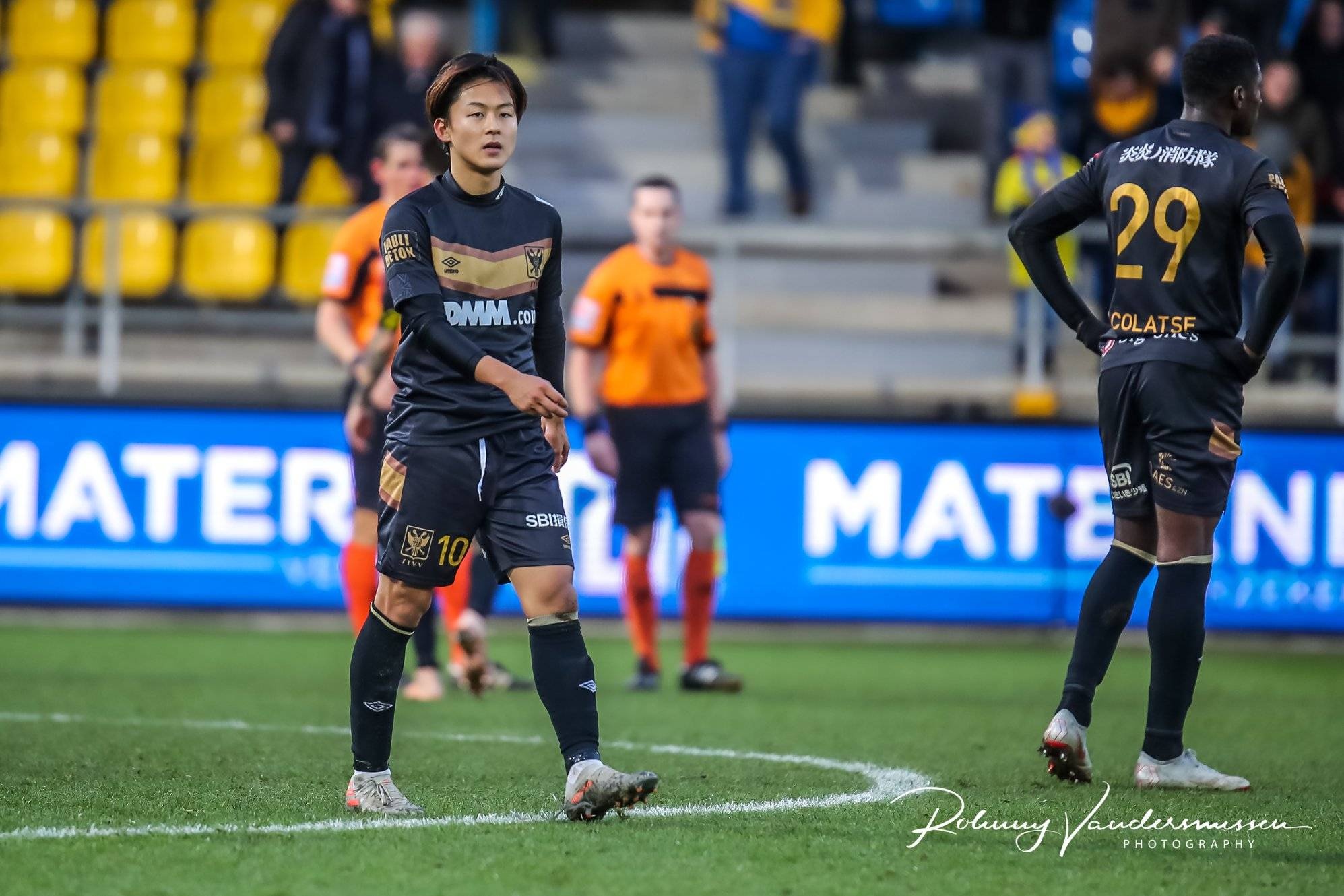 nga re cua kubo va lee seung woo anh 4