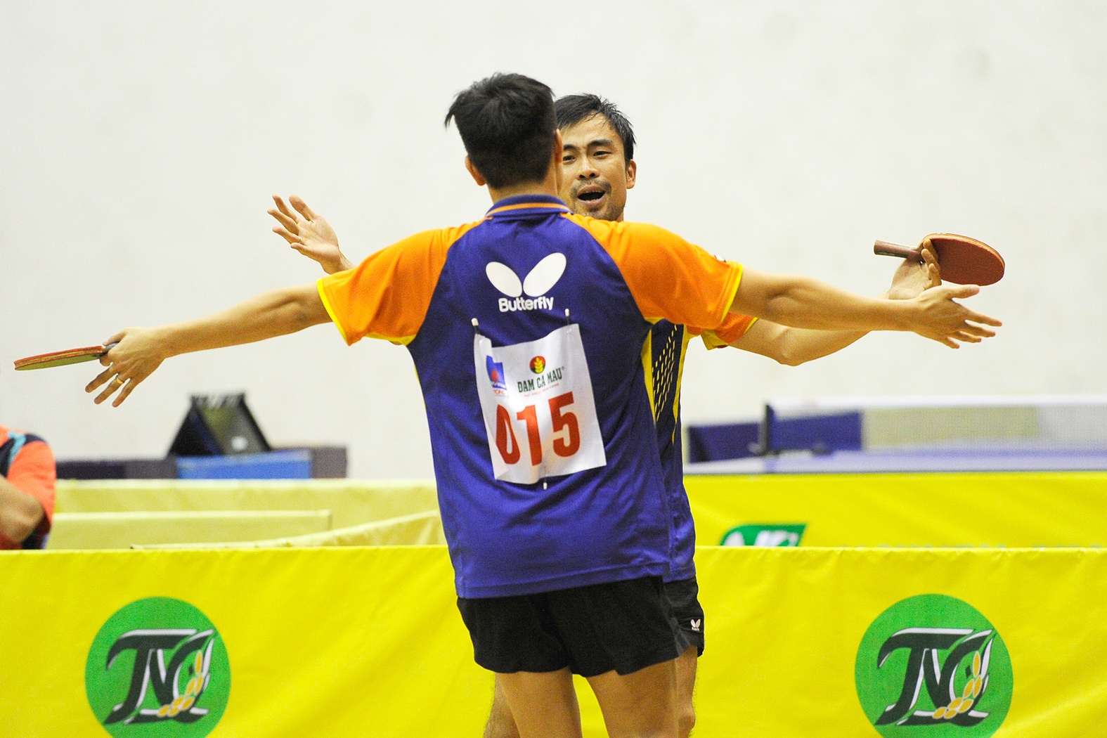 giai bong ban toan quoc anh 1