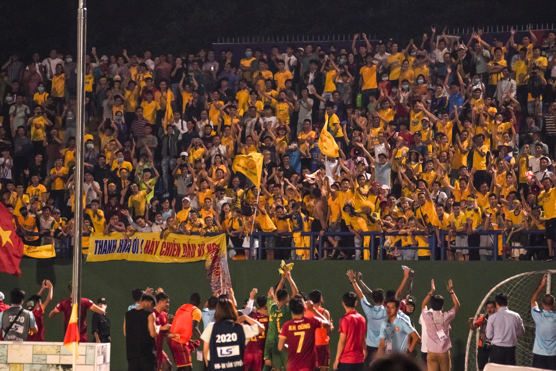 cau thu binh duong nong voi anh 9