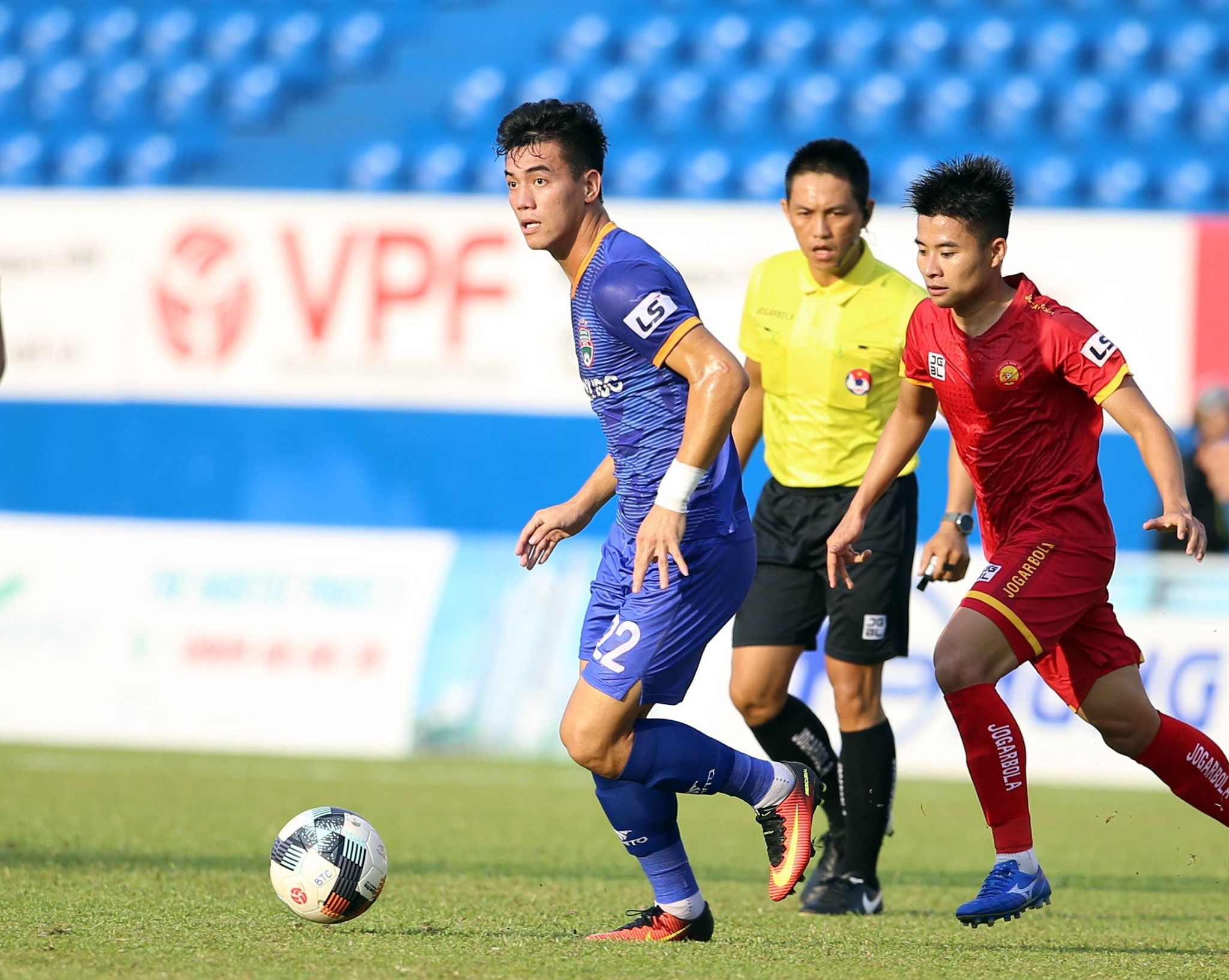 Tien Linh bi cham soc ki anh 1