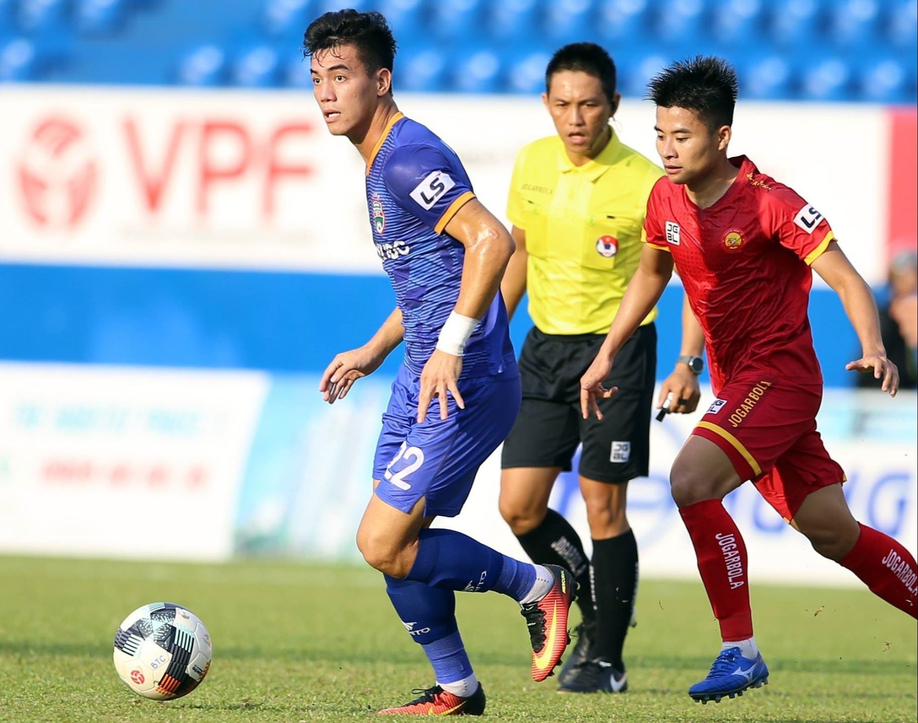 'Doi nao gap Binh Duong cung cham soc ky Tien Linh' hinh anh