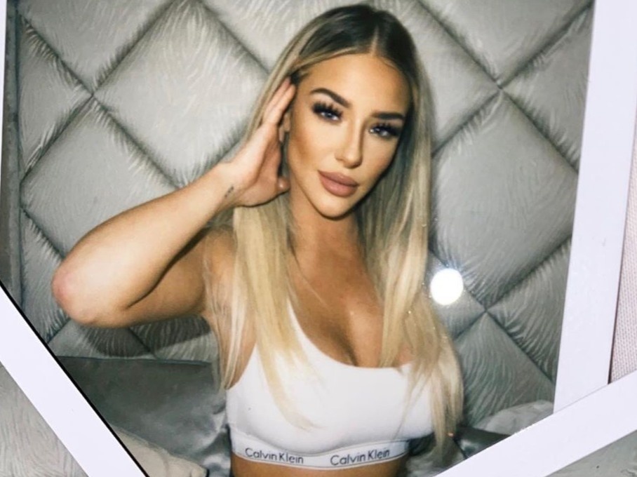 Sao Man City hen ho voi ban gai cu cua dong doi hinh anh