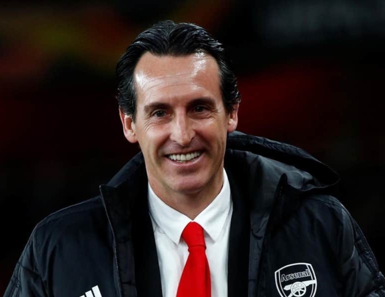HLV Unai Emery co ben do moi hinh anh