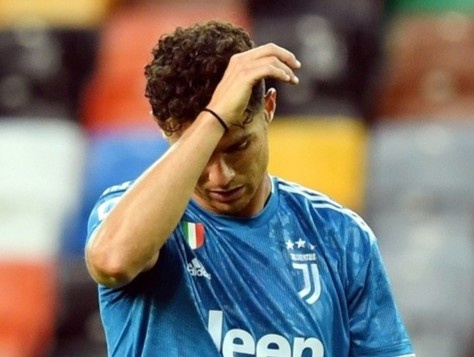 Ronaldo bi vuot mat trong cuoc dua vua pha luoi Serie A hinh anh