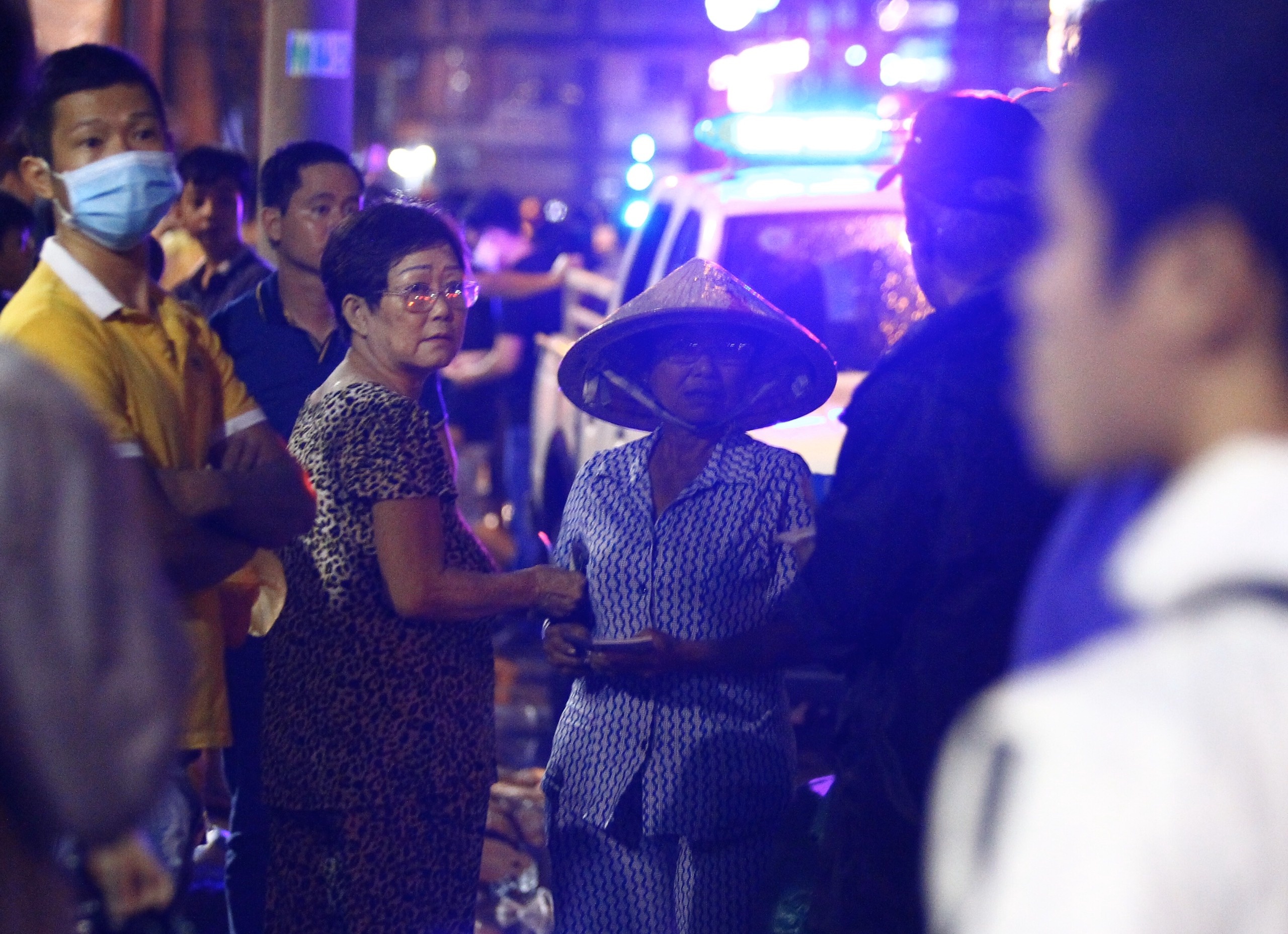 phe ve ban thao tran tp.hcm vs ha noi anh 4