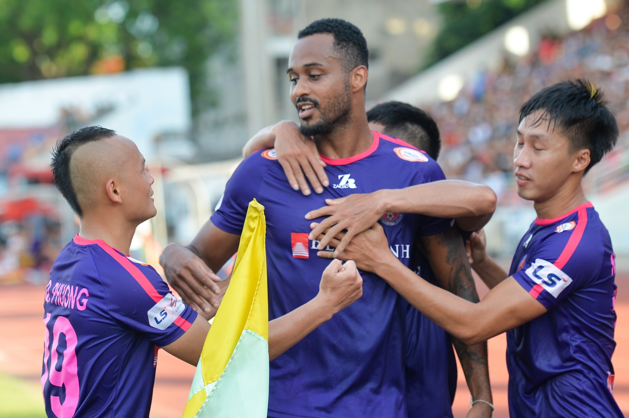 de nghi ket thuc v league anh 1