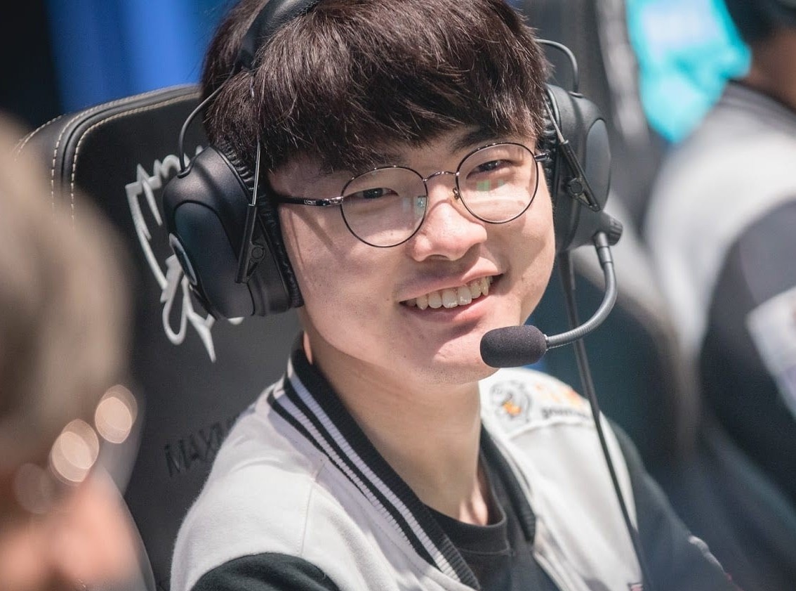 Khieu khich doi cua Faker, tuyen thu Han Quoc tra gia dat hinh anh