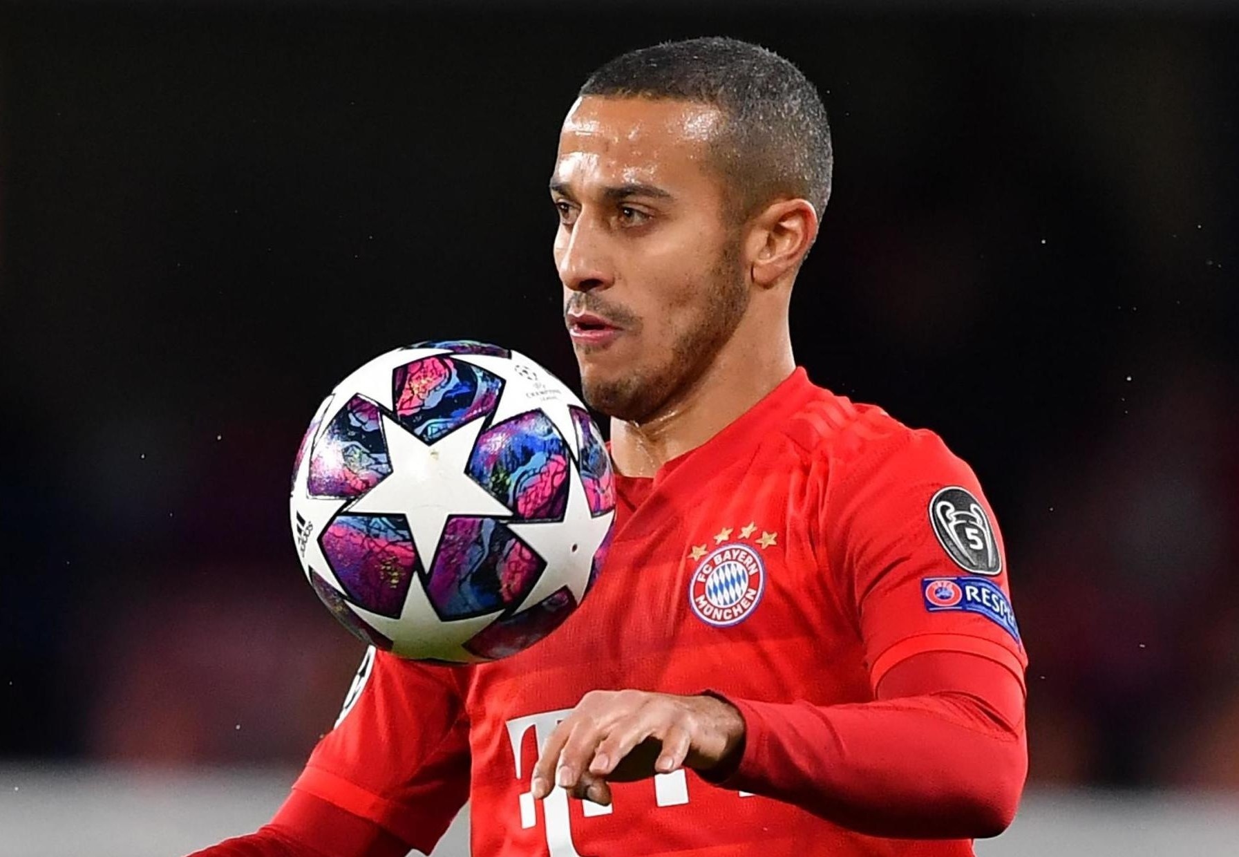 Liverpool che dat, Thiago chua the roi Bayern hinh anh