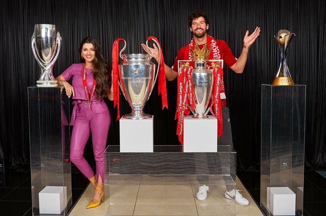 vo cua alisson anh 1