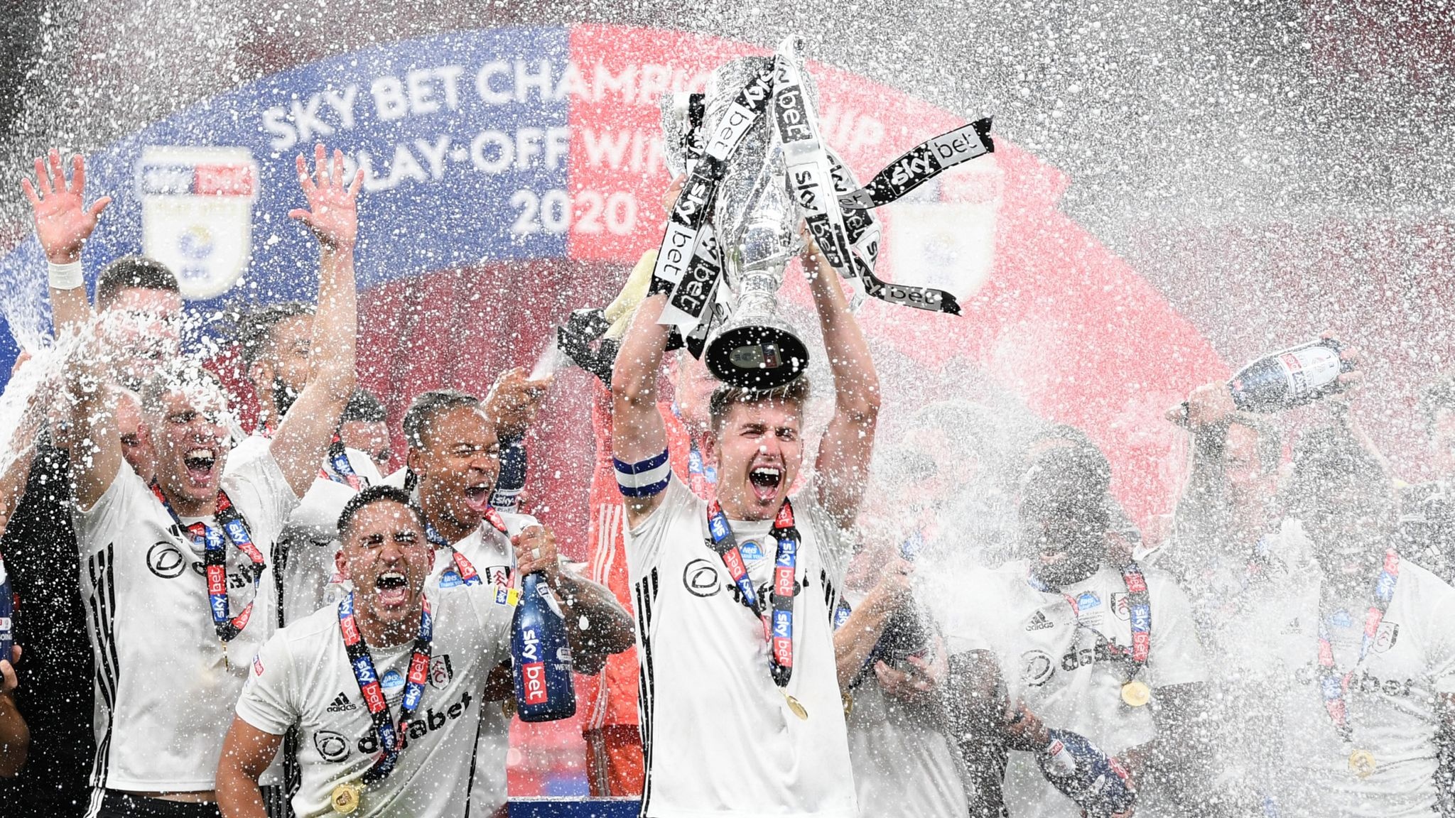 tran cau dat nhat the gioi anh 1