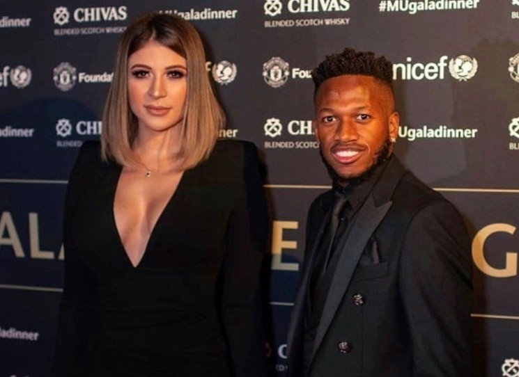 Chuyen tinh cua sao MU va co ky su hoa hoc kiem nguoi mau hinh anh