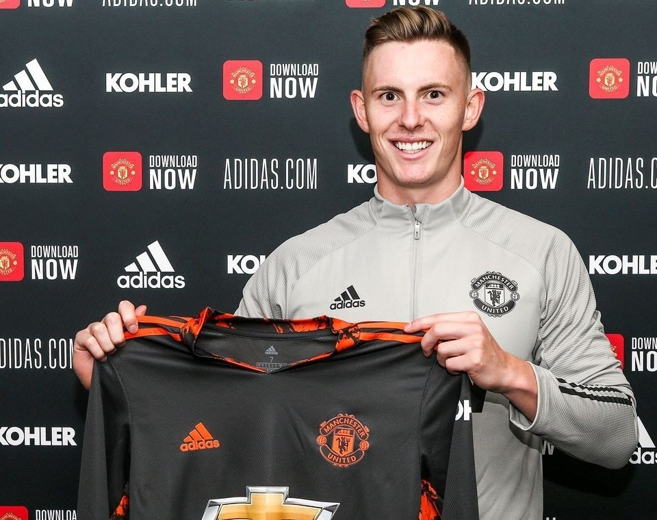 MU tang luong gap 10 lan cho Dean Henderson hinh anh