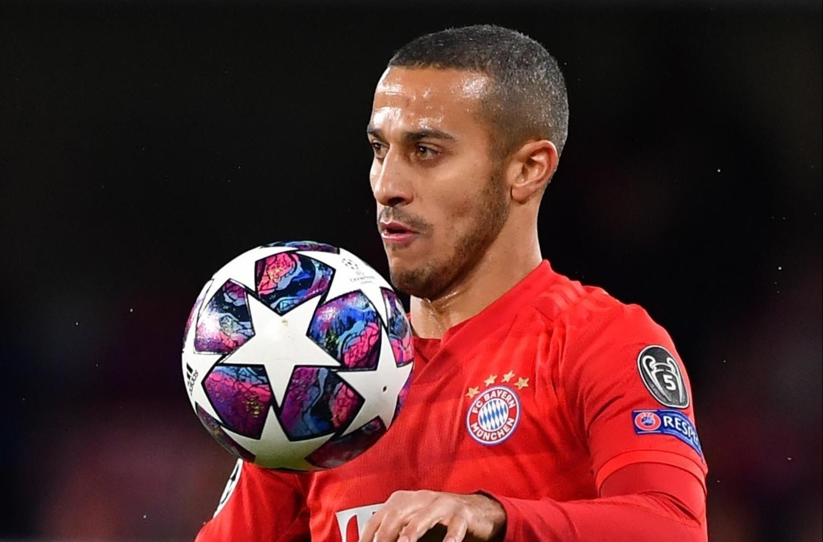 Kha nang thoat pressing cua Thiago hinh anh