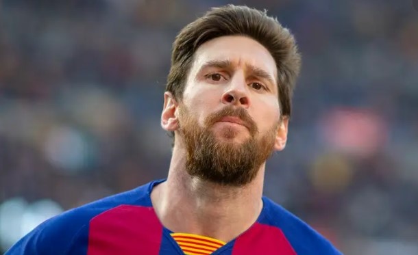 'Messi muon song tron doi o day, sao con gui fax doi ra di' hinh anh