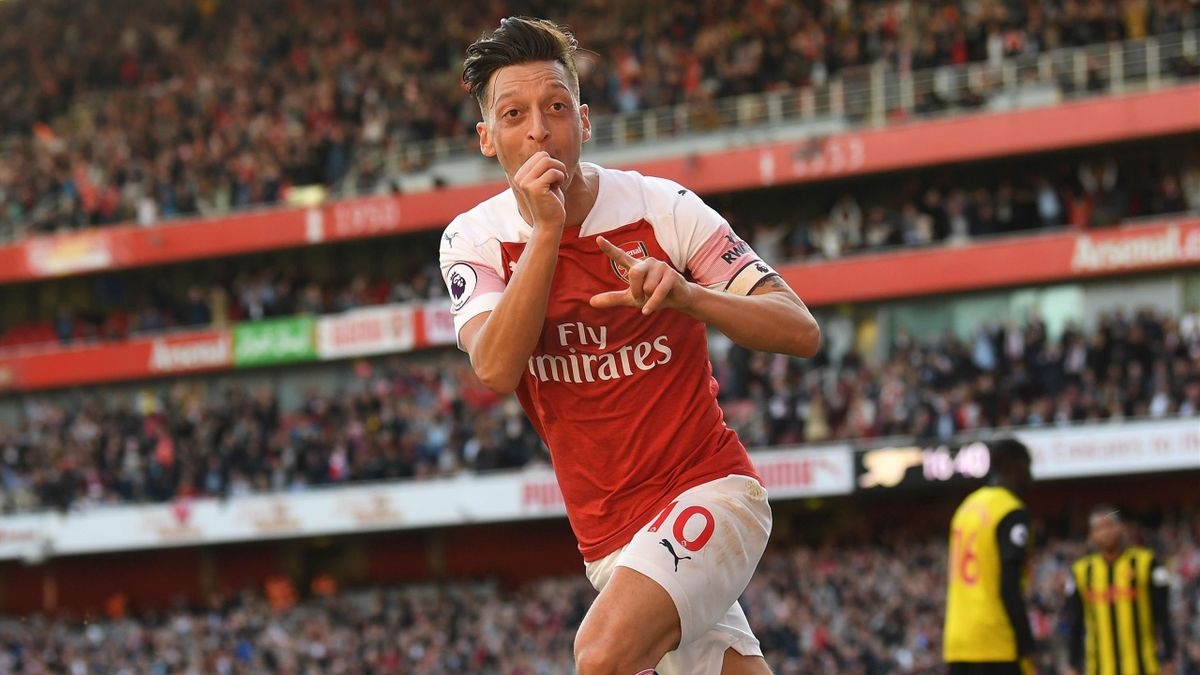 ozil mia mai tottenham anh 1