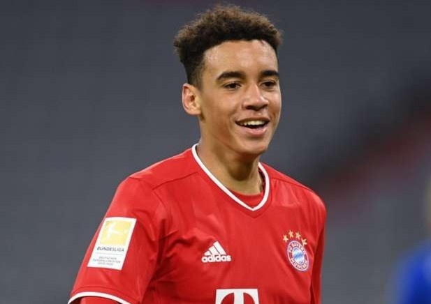 Tai nang 17 tuoi pha ky luc ghi ban o Bayern hinh anh