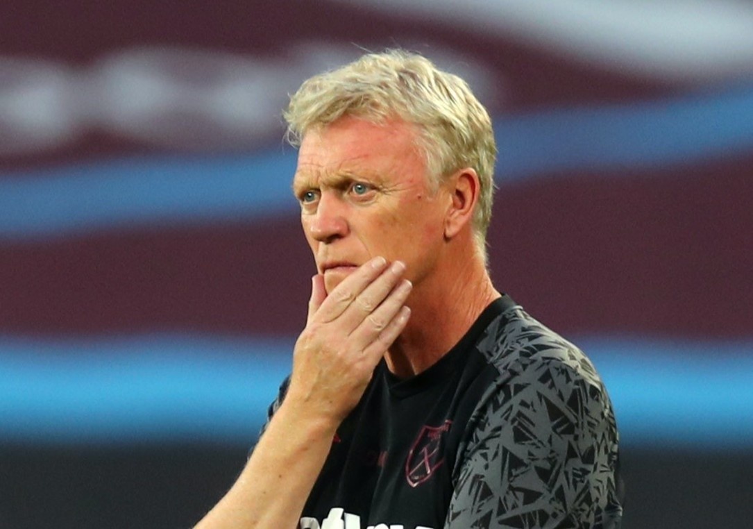 HLV David Moyes va 2 cau thu West Ham nhiem nCoV hinh anh