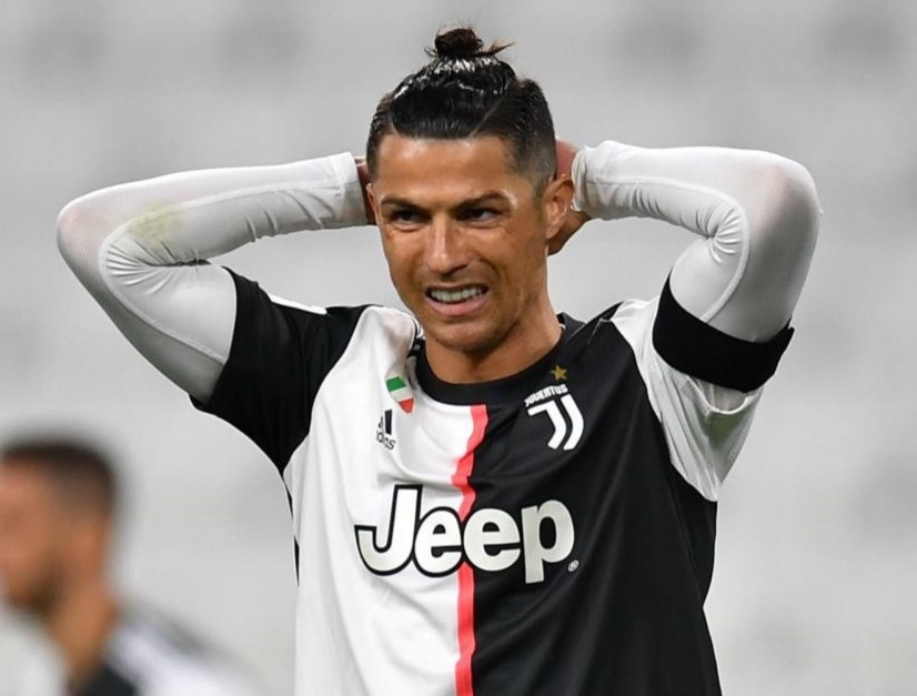 Ronaldo va Messi het cua gianh giai cau thu hay nhat nam cua UEFA hinh anh