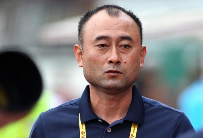 Hai HLV o HAGL va nhung dieu ky la tai V.League 2020 hinh anh