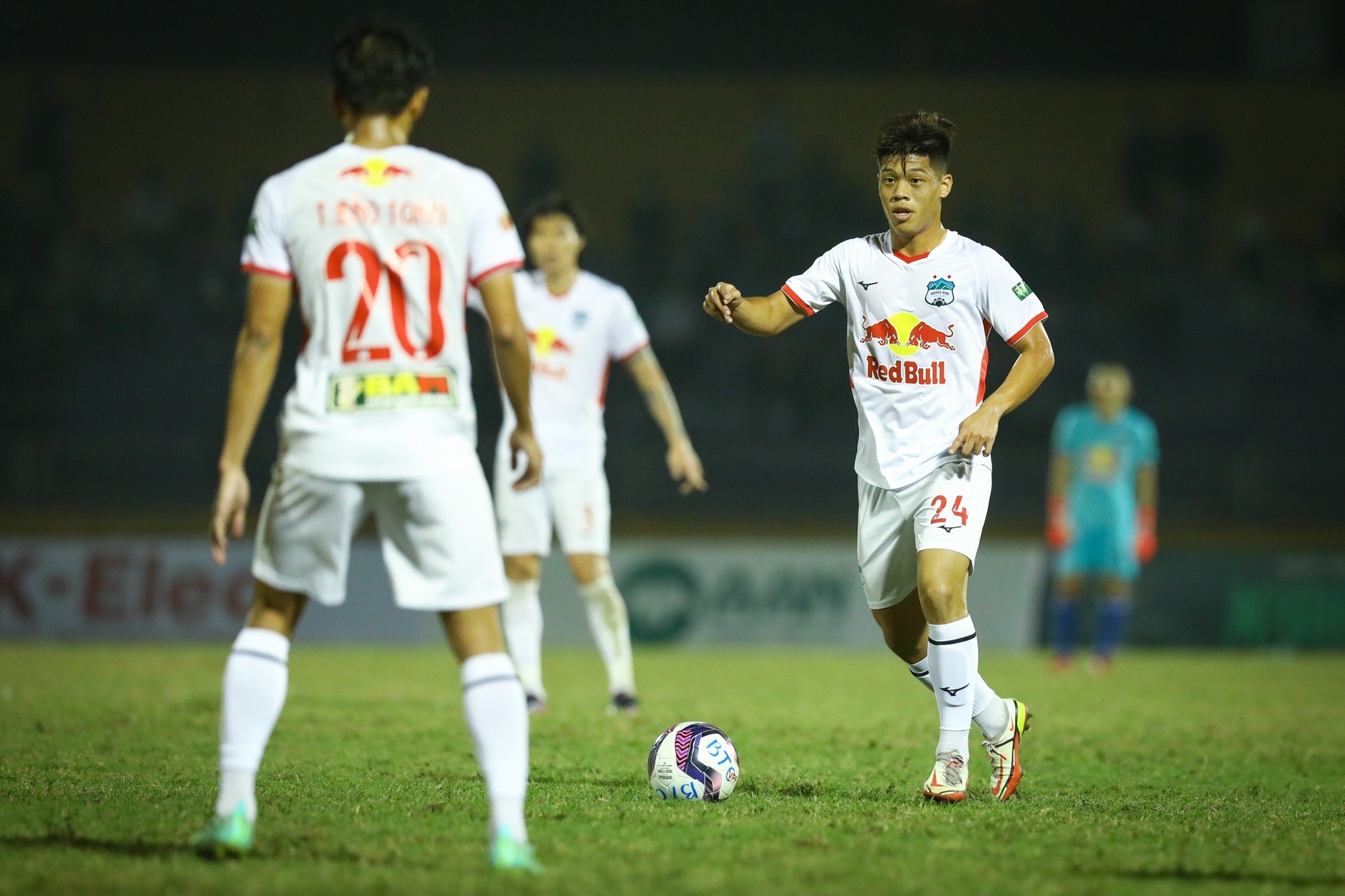 u20 viet nam chia tay 2 cau thu hagl anh 1