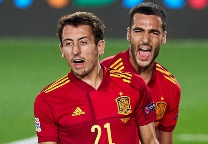Tay Ban Nha thang toi thieu trong ngay hang cong dut diem kem hinh anh
