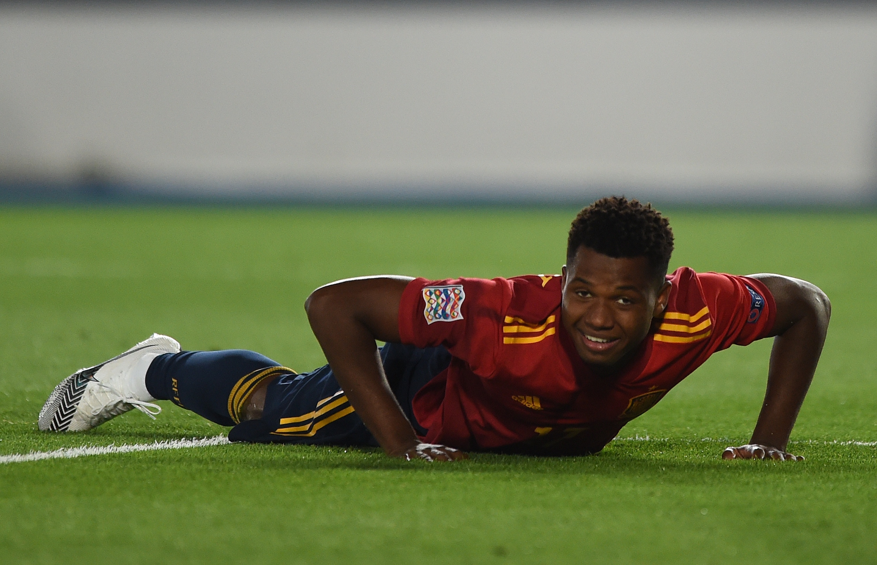 tay ban nha khung hoang tien dao anh 1