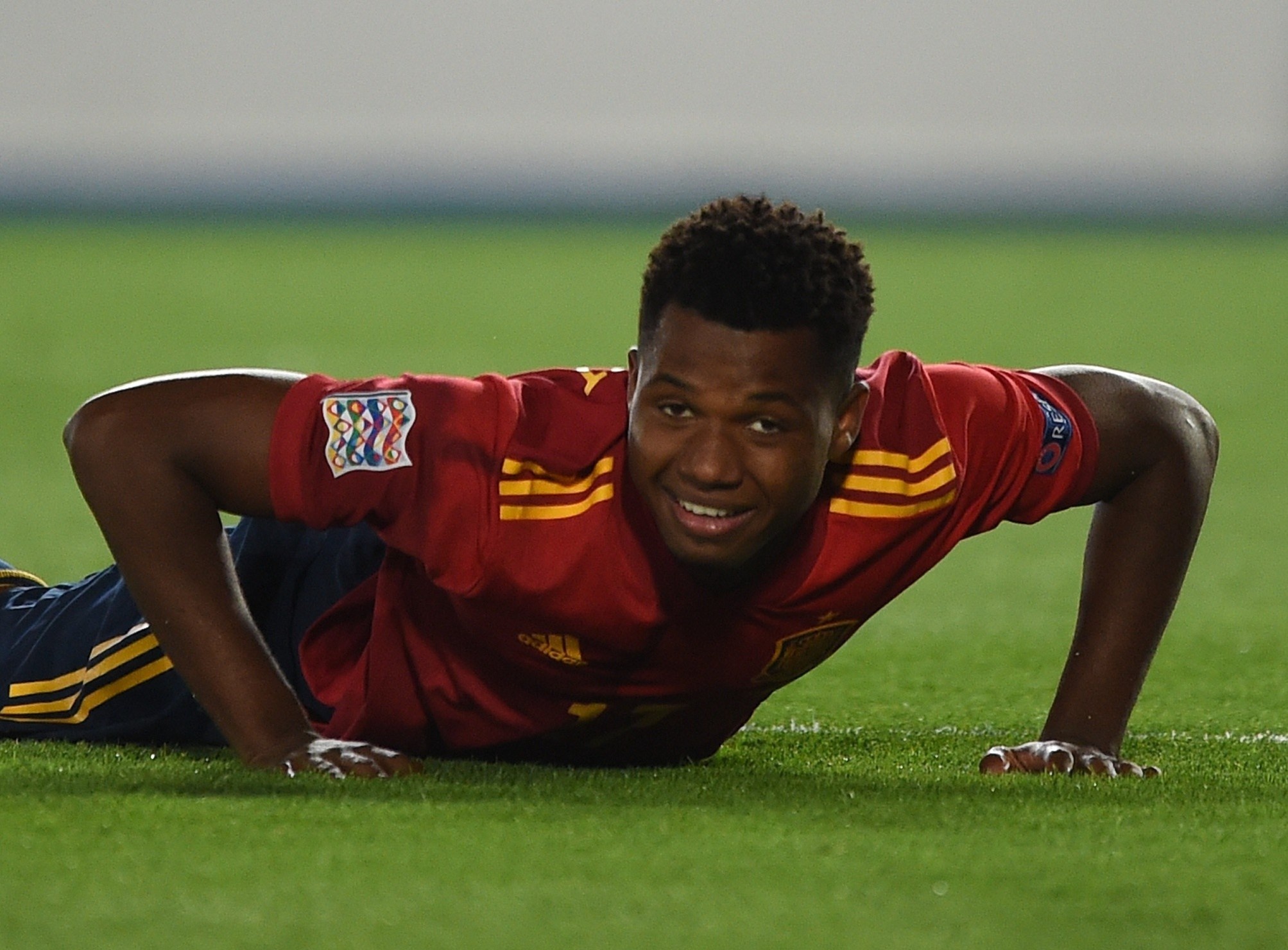 Rodri lo ngai chat luong tien dao tuyen Tay Ban Nha hinh anh