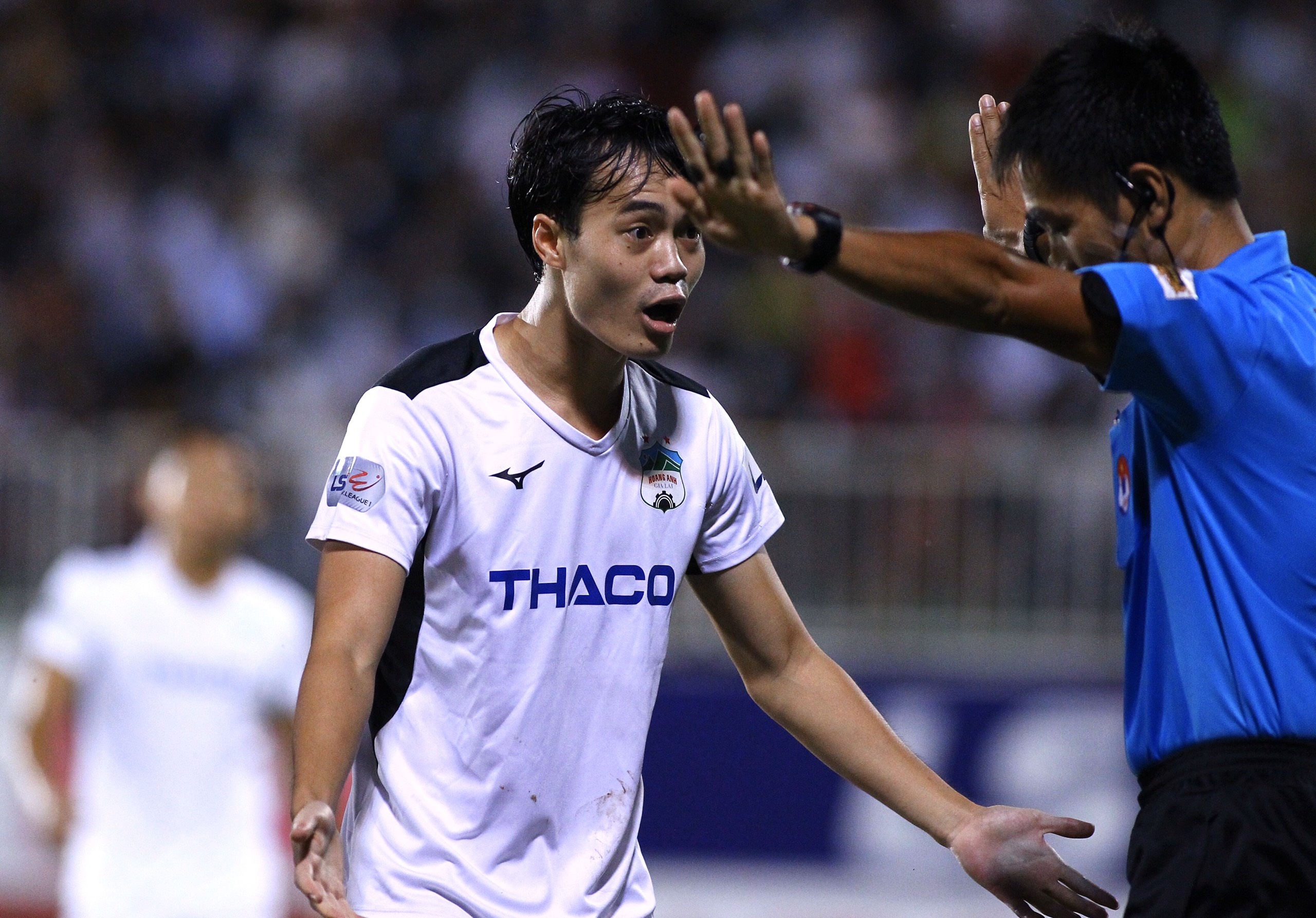 van toan doi penalty cho hagl anh 2