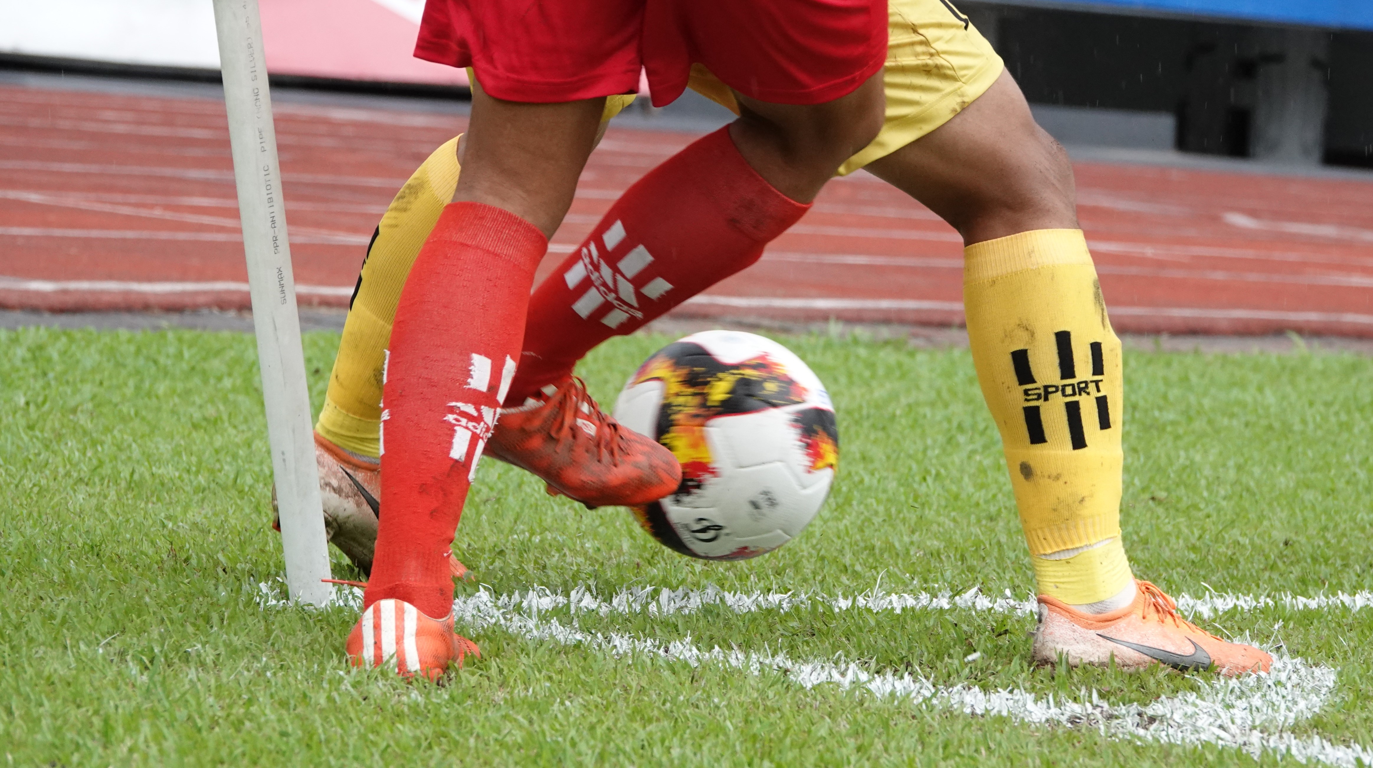 nguoi hung cua u15 slna noi nong anh 7