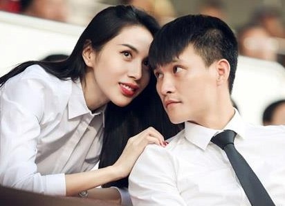 Cong Vinh: 'Co nguoi khoc vi chua bao gio cam so tien lon vay' hinh anh