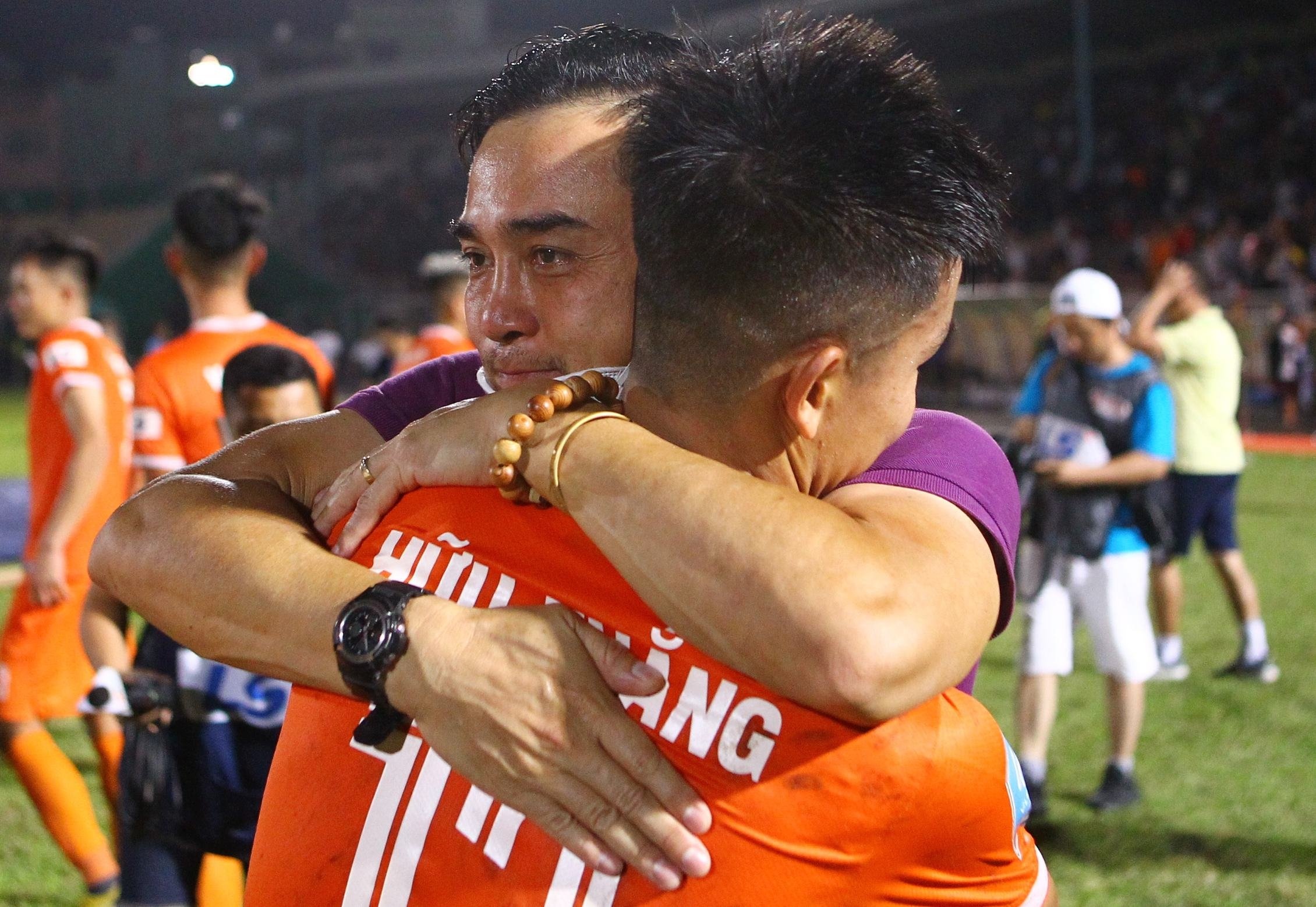 'Bong da Binh Dinh tro lai voi nhung nam thang hao hung' hinh anh