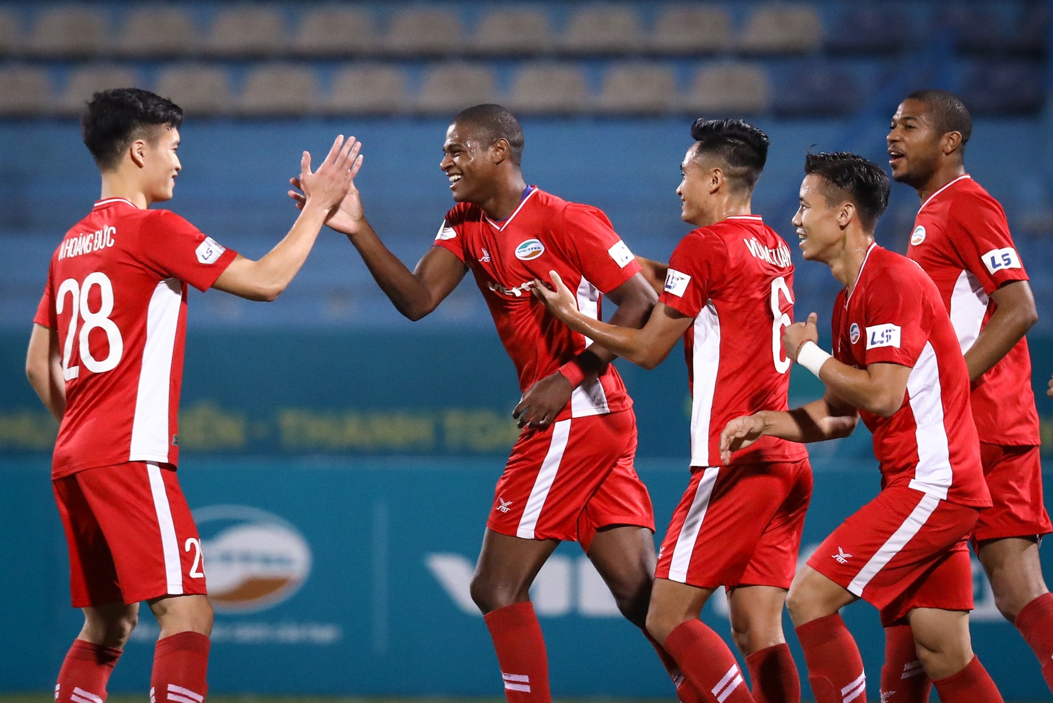 bxh vua pha luoi v league anh 2