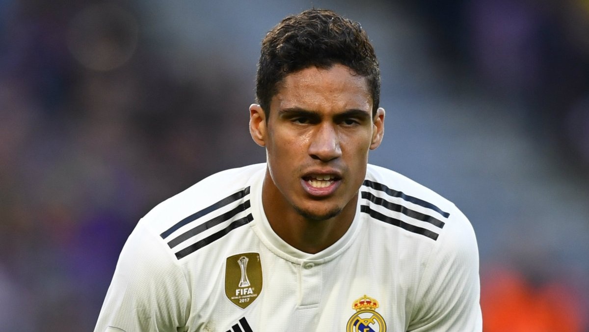 Varane: 'Real Madrid dang chiu nhieu ap luc' hinh anh