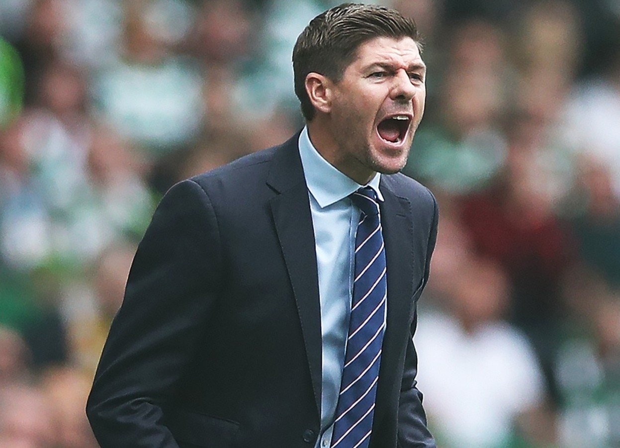 Huyen thoai Liverpool lap thanh tich bat bai voi doi bong Scotland hinh anh