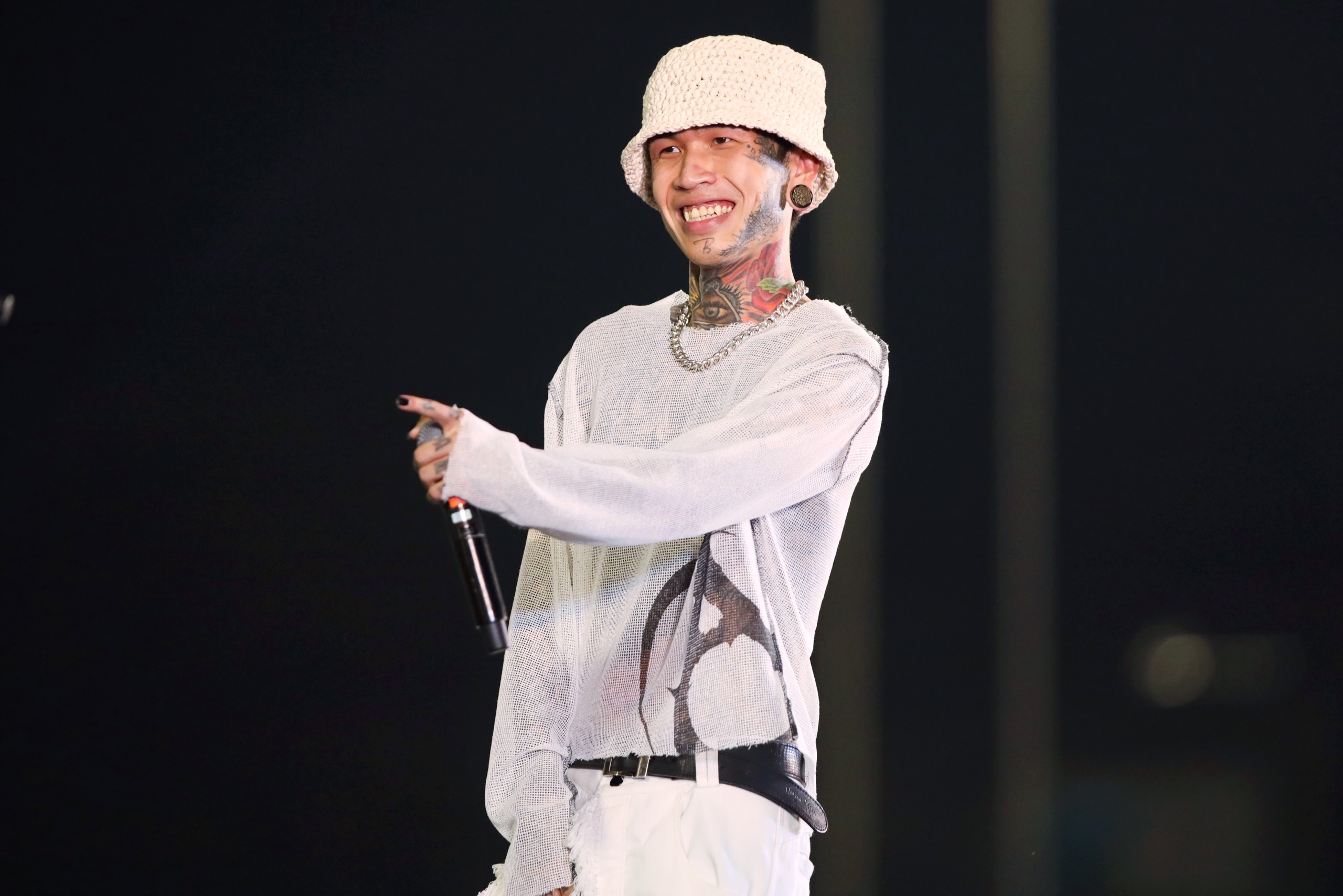 vo hung dung va sao viet anh 10