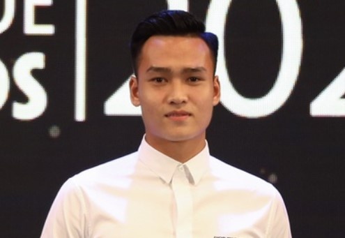 Trung ve U23 Viet Nam gianh giai Cau thu tre hay nhat V.League 2020 hinh anh