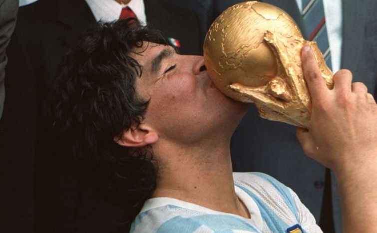 'Pele gioi nhung khong bang Maradona' hinh anh